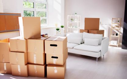 Equipe realizando mudança residencial em São Paulo com cuidado e segurança